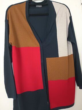 BASLER 100% virgin wool ladies cardigan.